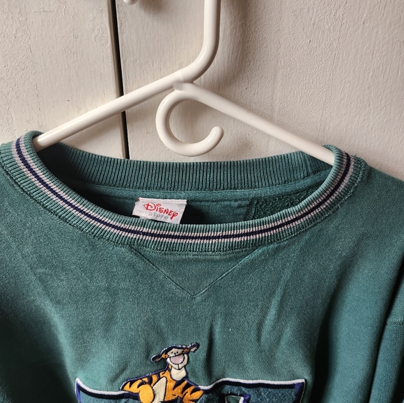 Disney TIGGER Green Sweater with Embroidered Character LG - Picture 4 of 6